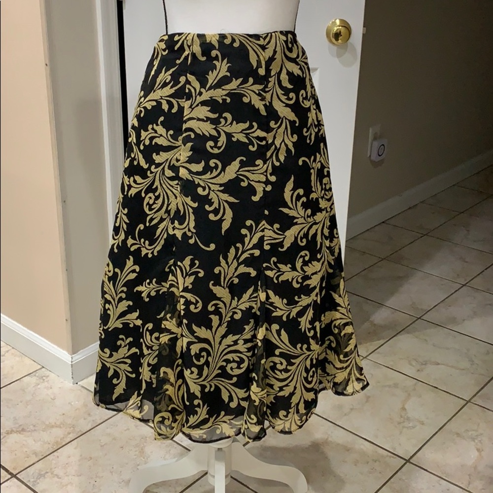 CLEARANCE Black and Tan or gold Scroll skirt sz 16